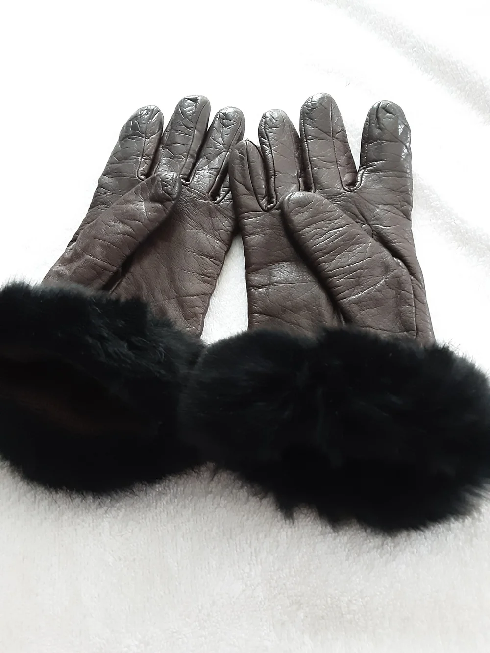 Neiman Marcus Dark Brown Leather Gloves with Black Fur Cuff